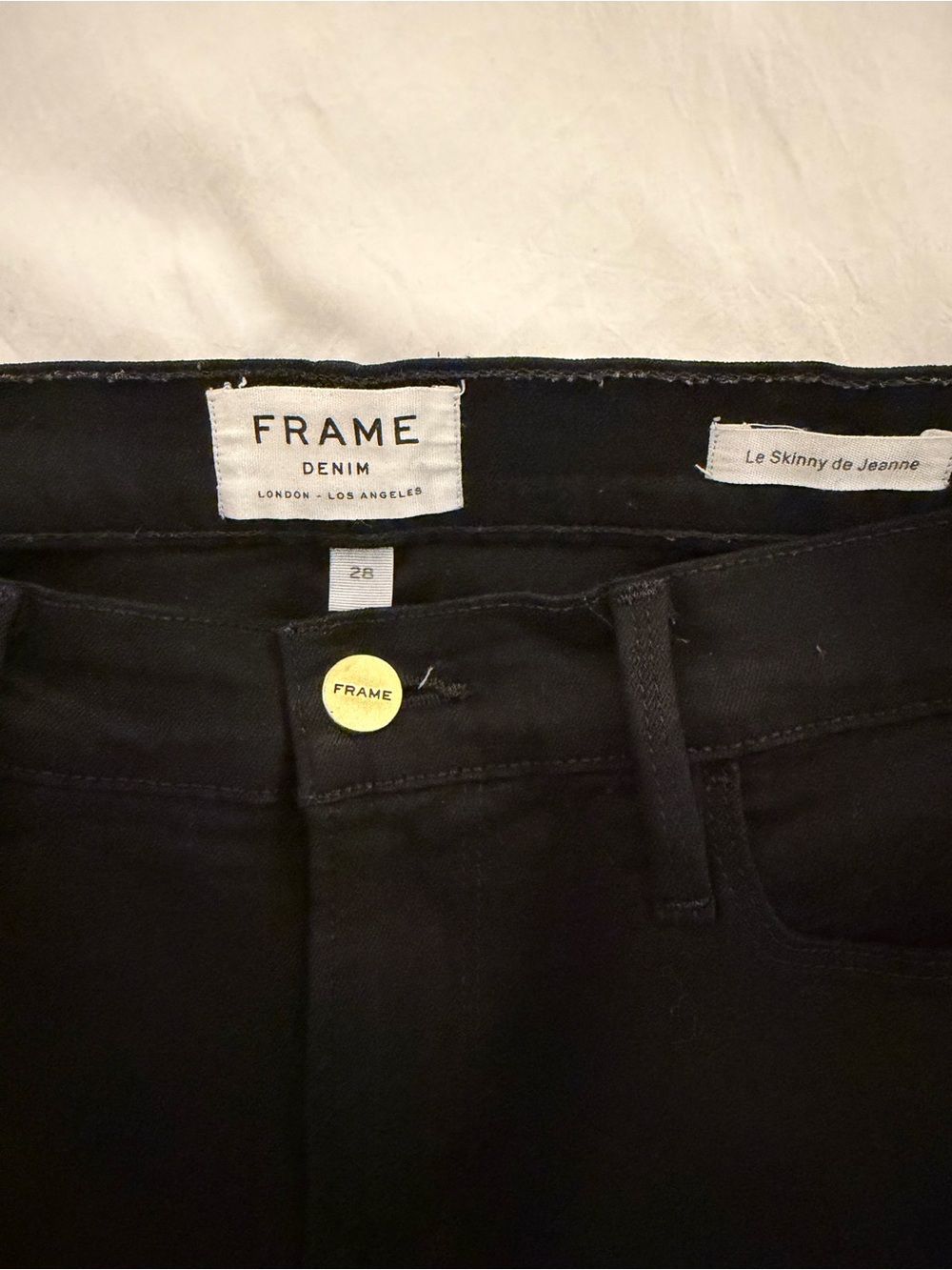 FRAME Denim Le Skinny de Jeanne Black Jeans